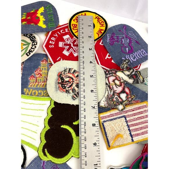 150 PC Assorted Sewing Applique Patches Iron on Sew On NEW Mixed Sequin Crafting - Picture 15 of 16